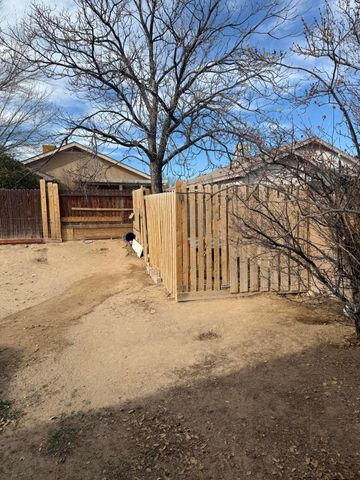 427 Bristlebrush Street SW, Albuquerque, NM 87121