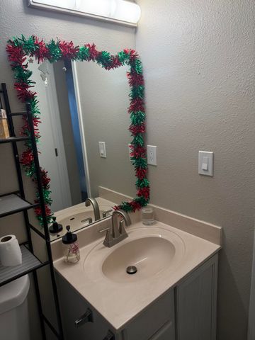 427 Bristlebrush Street SW, Albuquerque, NM 87121