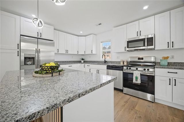 3512 Maori DR, Chesapeake, VA 23321