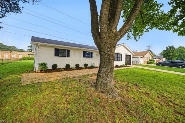 3512 Maori DR, Chesapeake, VA 23321