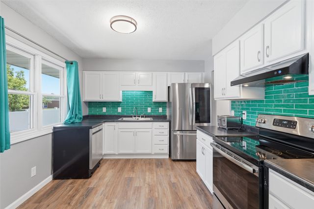 1500 W Salem Avenue, Indianola, IA 50125