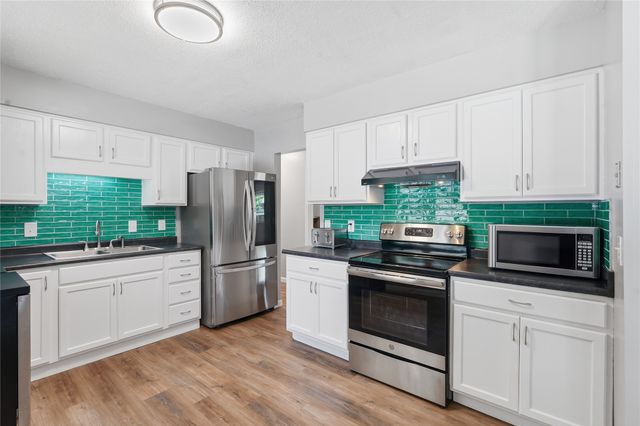 1500 W Salem Avenue, Indianola, IA 50125
