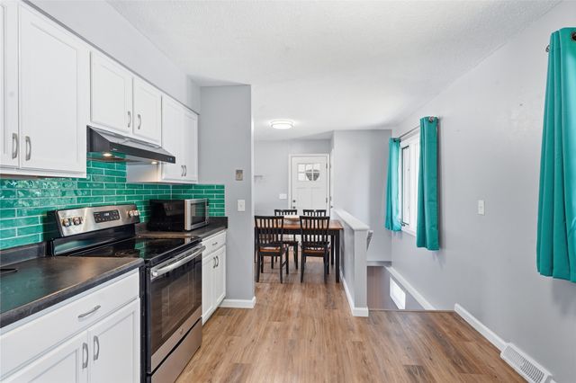 1500 W Salem Avenue, Indianola, IA 50125