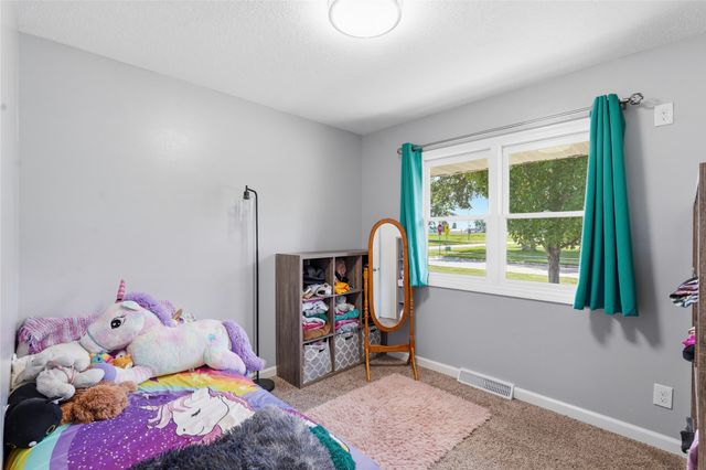 1500 W Salem Avenue, Indianola, IA 50125