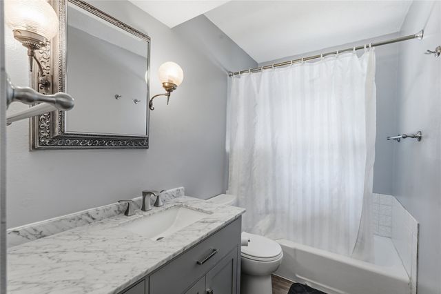 1500 W Salem Avenue, Indianola, IA 50125