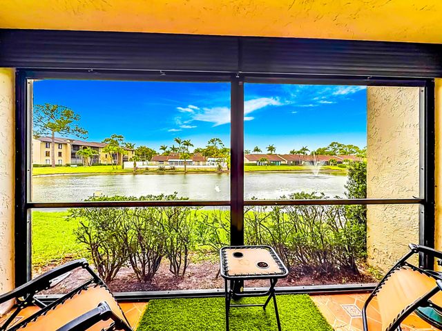 706 Sunny Pine Way F1, Greenacres, FL 33415