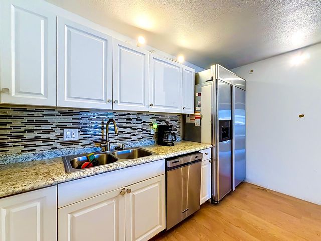 706 Sunny Pine Way F1, Greenacres, FL 33415