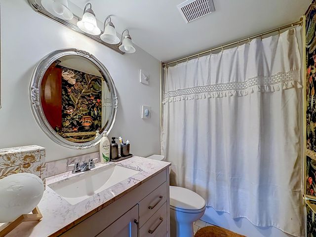 706 Sunny Pine Way F1, Greenacres, FL 33415
