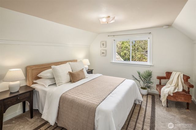 9213 25TH Avenue NE, Seattle, WA 98115