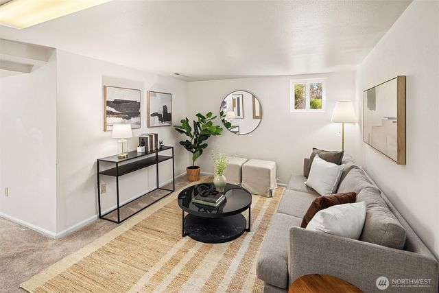 9213 25TH Avenue NE, Seattle, WA 98115