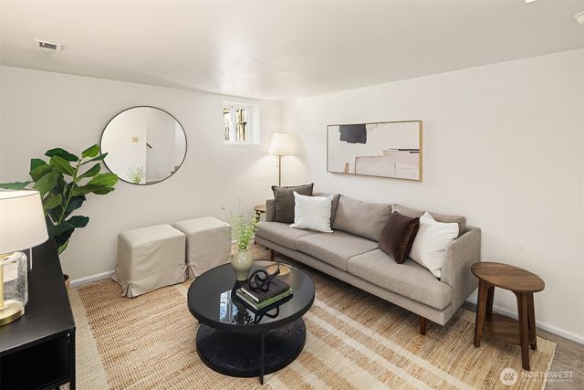 9213 25TH Avenue NE, Seattle, WA 98115