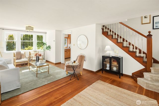 9213 25TH Avenue NE, Seattle, WA 98115