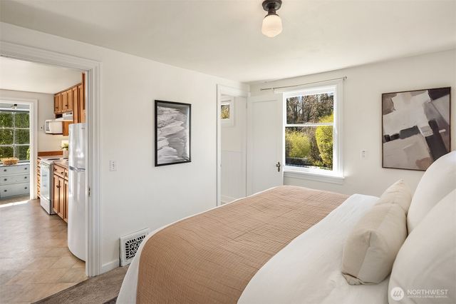 9213 25TH Avenue NE, Seattle, WA 98115