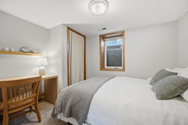 502 12th Street N, Moorhead, MN 56560