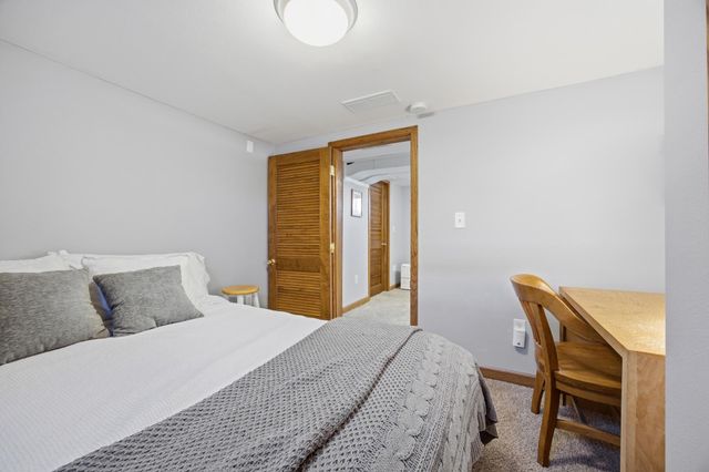 502 12th Street N, Moorhead, MN 56560