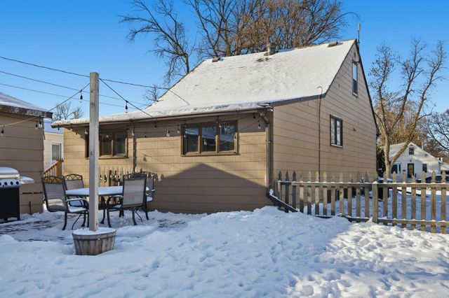 502 12th Street N, Moorhead, MN 56560