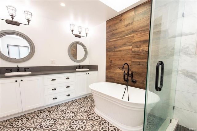 7900 Naylor, Los Angeles, CA 90045