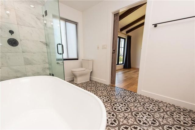 7900 Naylor, Los Angeles, CA 90045