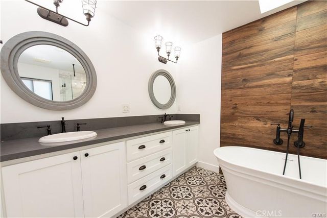 7900 Naylor, Los Angeles, CA 90045