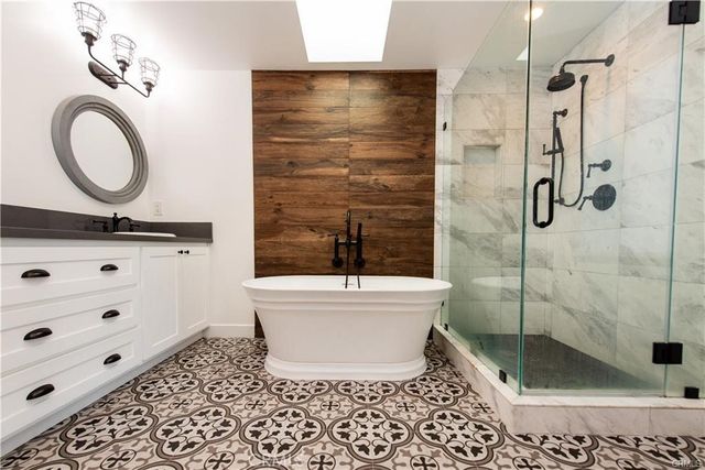 7900 Naylor, Los Angeles, CA 90045