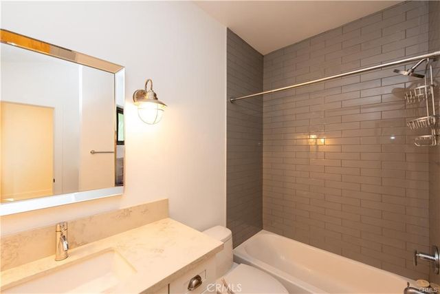 7900 Naylor, Los Angeles, CA 90045