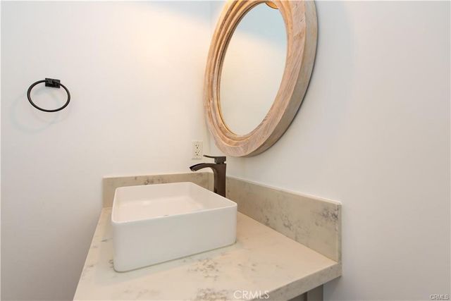 7900 Naylor, Los Angeles, CA 90045