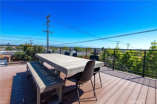 7900 Naylor, Los Angeles, CA 90045