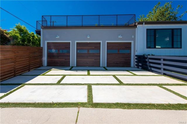 7900 Naylor, Los Angeles, CA 90045