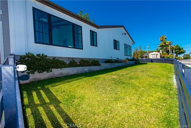7900 Naylor, Los Angeles, CA 90045