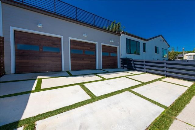 7900 Naylor, Los Angeles, CA 90045