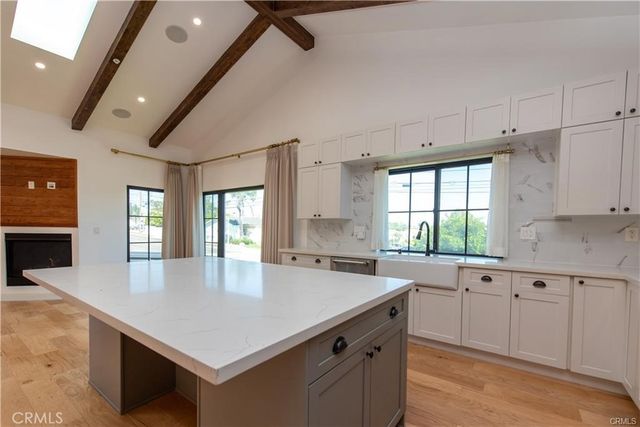7900 Naylor, Los Angeles, CA 90045