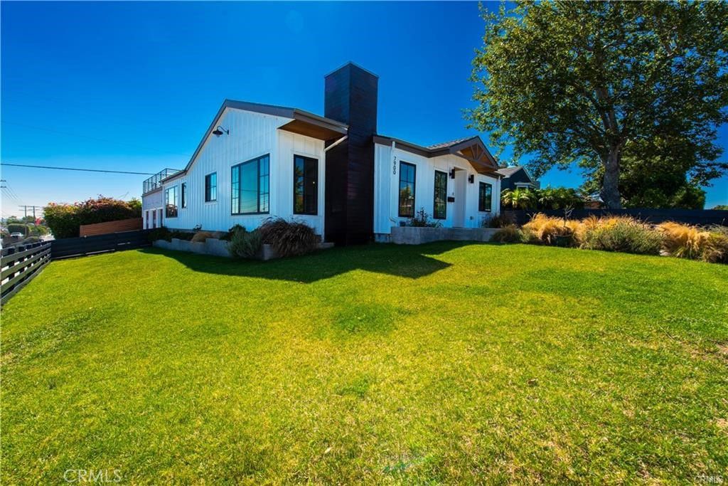 7900 Naylor, Los Angeles, CA 90045