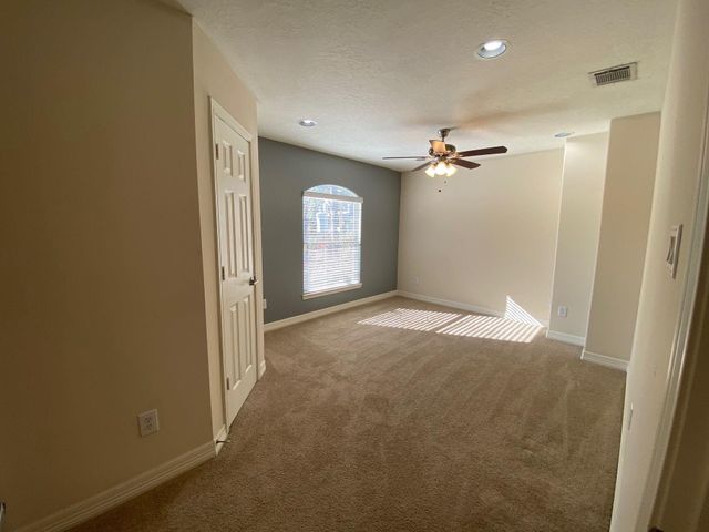 3710 Sherwood Lane 101, Houston, TX 77092