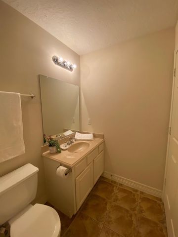 3710 Sherwood Lane 101, Houston, TX 77092