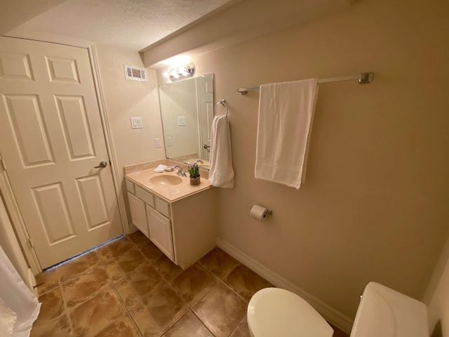3710 Sherwood Lane 101, Houston, TX 77092