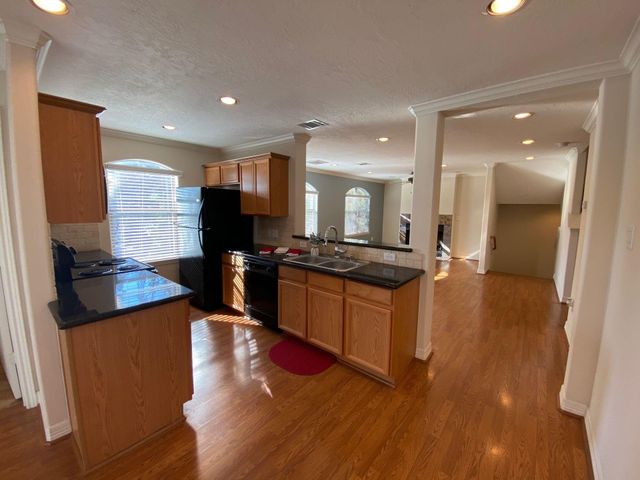 3710 Sherwood Lane 101, Houston, TX 77092