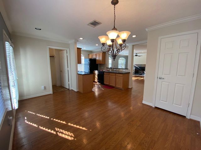 3710 Sherwood Lane 101, Houston, TX 77092