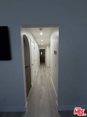 8601 Sunland Boulevard 67, Los Angeles, CA 91352