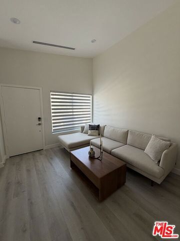 8601 Sunland Boulevard 67, Los Angeles, CA 91352