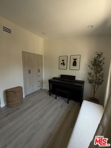 8601 Sunland Boulevard 67, Los Angeles, CA 91352