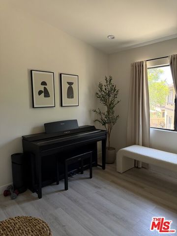 8601 Sunland Boulevard 67, Los Angeles, CA 91352