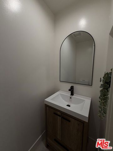 8601 Sunland Boulevard 67, Los Angeles, CA 91352