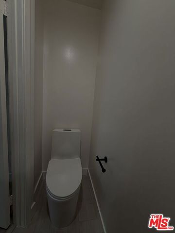 8601 Sunland Boulevard 67, Los Angeles, CA 91352