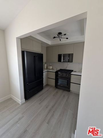 8601 Sunland Boulevard 67, Los Angeles, CA 91352