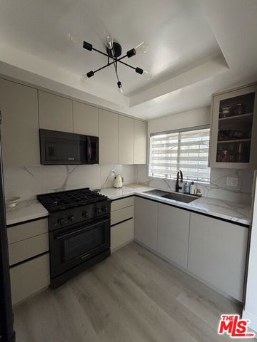 8601 Sunland Boulevard 67, Los Angeles, CA 91352