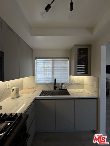 8601 Sunland Boulevard 67, Los Angeles, CA 91352