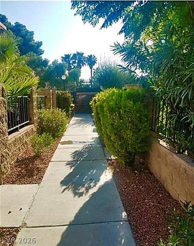 4338 Caliente Street 15, Las Vegas, NV 89119