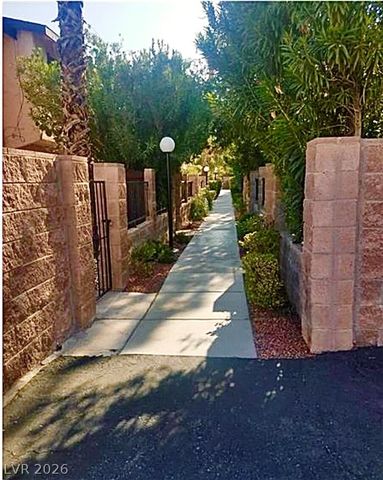 4338 Caliente Street 15, Las Vegas, NV 89119
