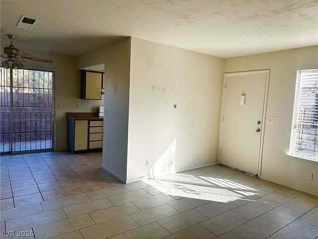4338 Caliente Street 15, Las Vegas, NV 89119