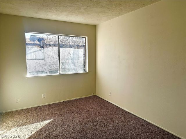 4338 Caliente Street 15, Las Vegas, NV 89119